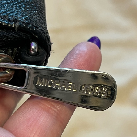 Michael Kors Wallet - Picture 4 of 7